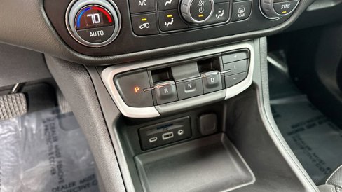 Certified 2024 GMC Terrain SLT image 15