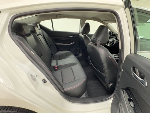 Used 2023 Nissan Altima 2.5 SR image 16