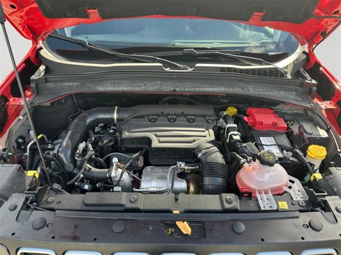 Used 2023 Jeep Renegade Latitude w/ Premium Group image 9