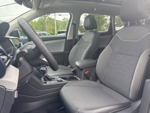Used 2023 Volkswagen Taos SE image 19