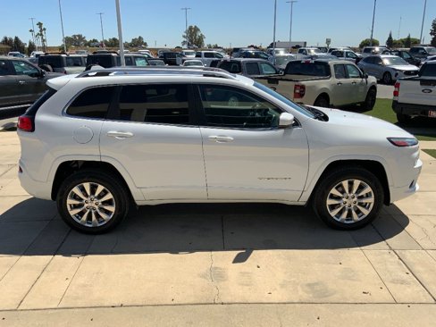 Used 2016 Jeep Cherokee Overland image 8