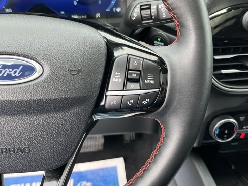 Used 2022 Ford Escape SEL w/ SEL Stealth AWD Package image 18
