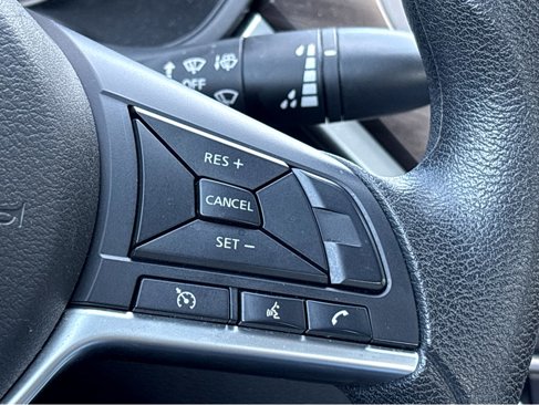 Used 2024 Nissan Altima 2.5 SV image 14