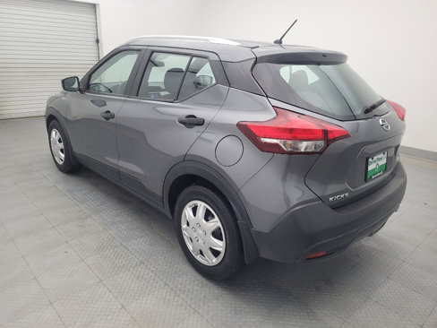 Used 2019 Nissan Kicks S image 3