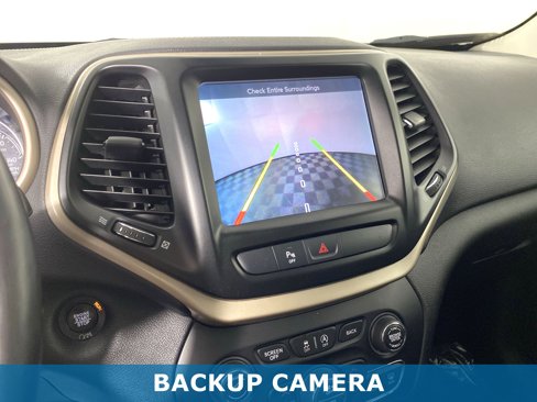 Used 2018 Jeep Cherokee Limited image 5