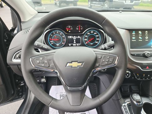 Used 2017 Chevrolet Cruze LT w/ Convenience Package image 19