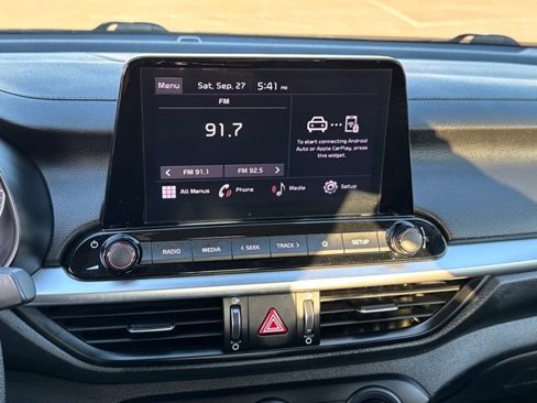 Used 2023 Kia Forte LXS image 9