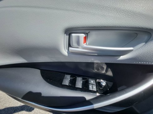 Used 2021 Toyota Corolla XSE image 26