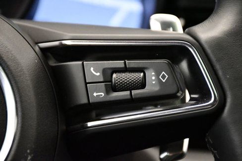 Certified 2025 Porsche Macan Turbo image 29