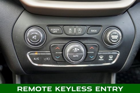 Used 2017 Jeep Cherokee Limited w/ Safetytec Group image 19