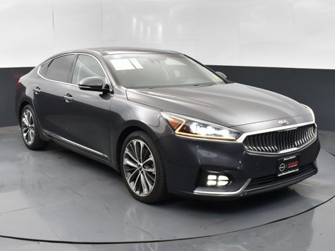 Used 2018 Kia Cadenza Technology image 1