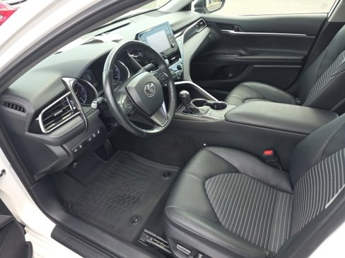 Used 2022 Toyota Camry SE image 30