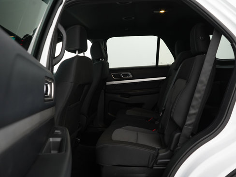 Used 2016 Ford Explorer XLT w/ Equipment Group 201A image 15