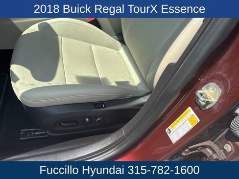 Used 2018 Buick Regal Essence w/ Driver Confidence Package #1 image 17
