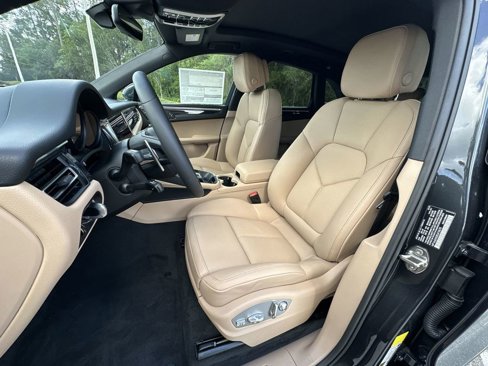 New 2025 Porsche Macan image 13