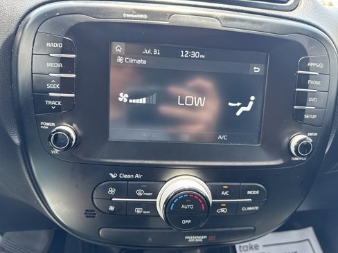 Used 2019 Kia Soul + image 15
