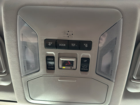 Used 2021 Toyota RAV4 XLE image 26