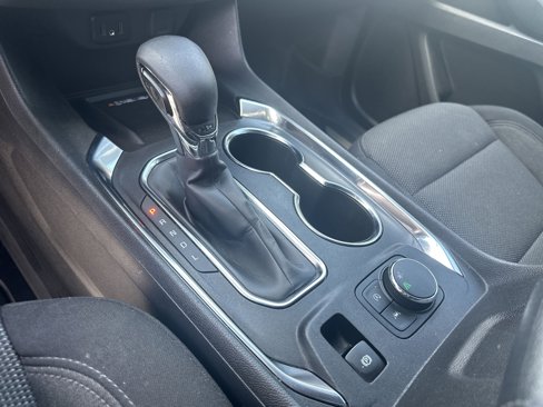 Used 2022 Chevrolet Traverse LT image 27