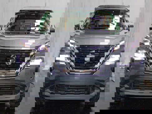 Used 2023 Nissan Rogue SV image 2