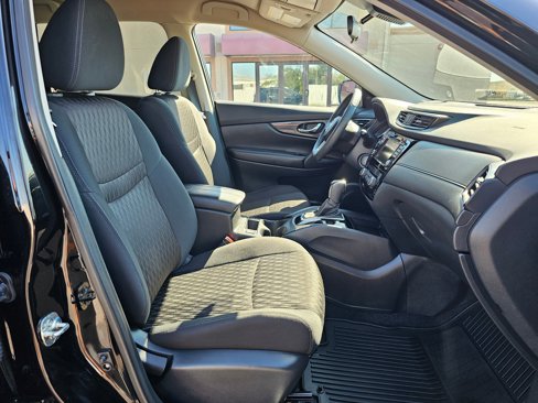 Used 2019 Nissan Rogue SV image 15