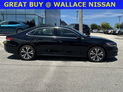 Used 2022 Volkswagen Passat 2.0T SE image 5