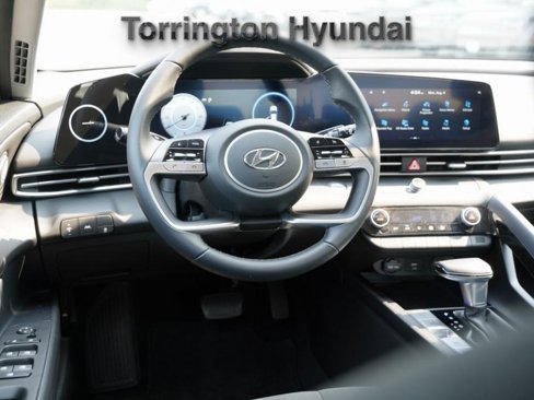 Certified 2023 Hyundai Elantra SEL w/ Convenience Package image 16