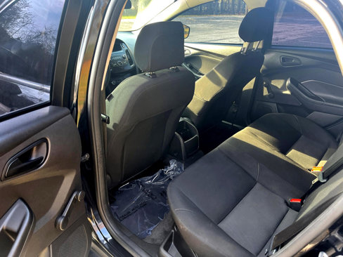 Used 2018 Ford Focus S image 37