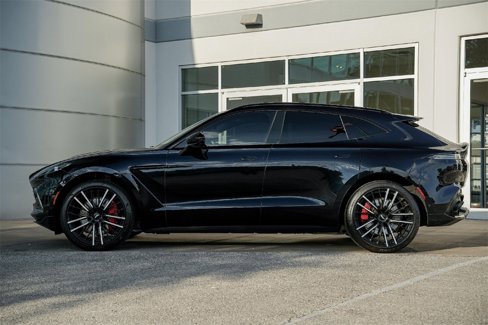 Used 2023 Aston Martin DBX image 10