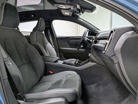 Used 2023 Volvo C40 P8 Recharge Plus image 24