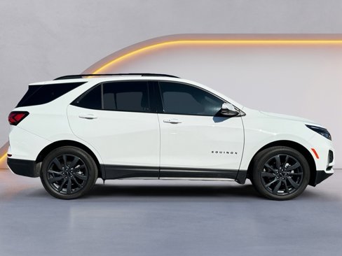 Used 2024 Chevrolet Equinox RS w/ RS Leather Package image 8