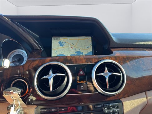 Used 2015 Mercedes-Benz GLK 350 4MATIC image 16