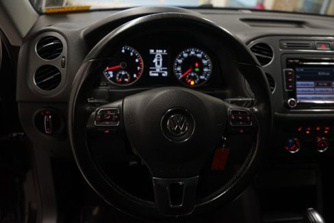 Used 2015 Volkswagen Tiguan SE image 21