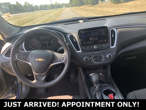 Used 2024 Chevrolet Malibu LT image 11