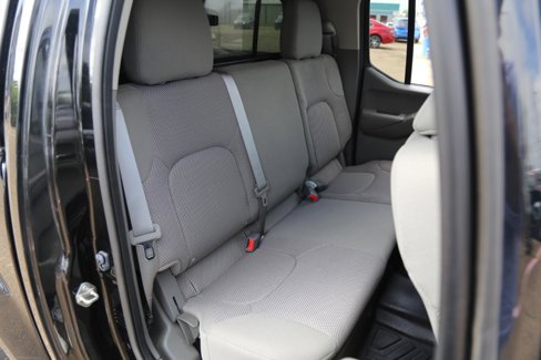 Used 2020 Nissan Frontier SV w/ Midnight Edition Floor Mats image 18