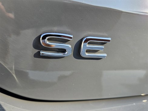 Used 2022 Volkswagen Taos SE w/ IQ.Drive SE Package image 14
