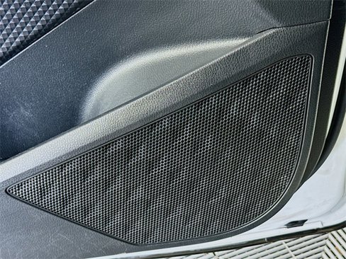 Used 2018 Toyota C-HR XLE image 18
