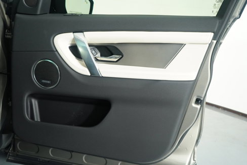 Used 2025 Land Rover Discovery Sport Dynamic SE image 42