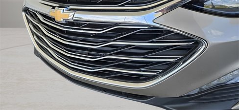 Used 2024 Chevrolet Malibu LT image 2