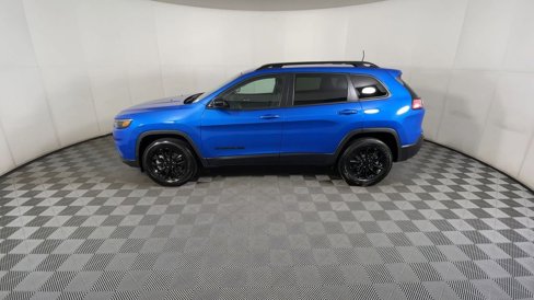 Used 2023 Jeep Cherokee Altitude Lux image 5