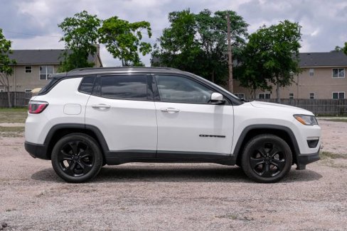 Used 2019 Jeep Compass Latitude image 9