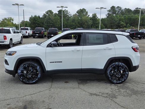 New 2026 Jeep Compass Latitude image 5