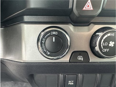 Used 2020 Toyota Tacoma SR image 18