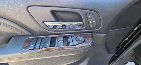 Used 2013 GMC Yukon XL Denali image 21