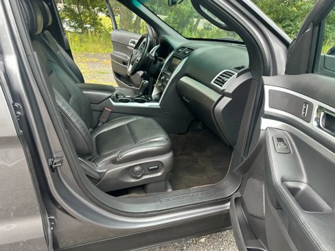 Used 2013 Ford Explorer XLT image 14