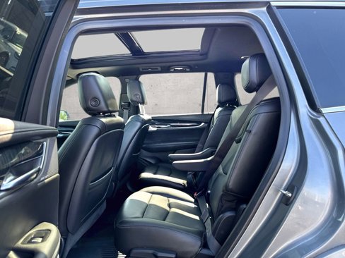 Used 2021 Cadillac XT6 Premium Luxury image 8