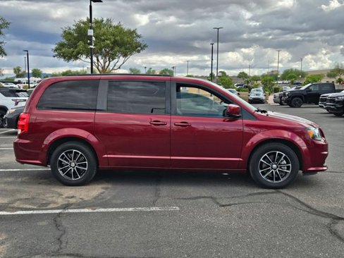 Used 2018 Dodge Grand Caravan SXT w/ Driver Convenience Group image 4