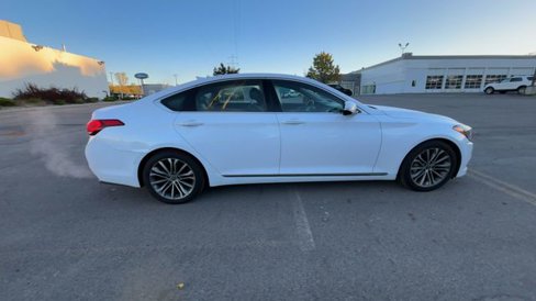 Used 2015 Hyundai Genesis 3.8 image 10
