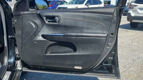 Used 2016 Toyota Avalon Limited image 8