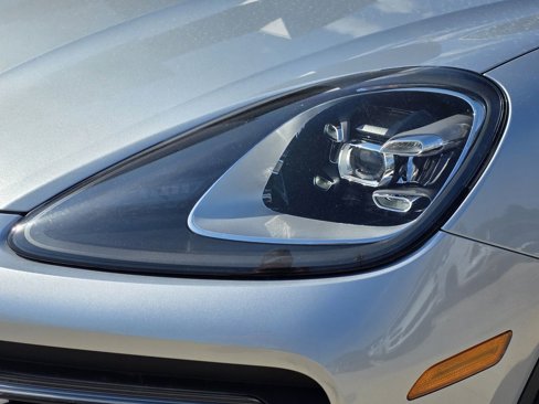 Certified 2019 Porsche Cayenne w/ Premium Package image 11
