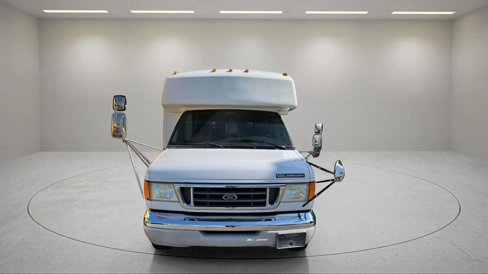 Used 2003 Ford E-450 and Econoline 450 image 6